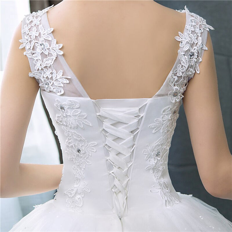 PANXD V-Neck Lace Sleeveless Wedding Dress